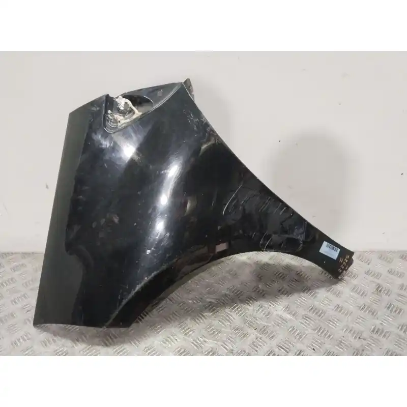 ALETA DELANTERA IZQUIERDA A1698810101 Nuevo Modelo