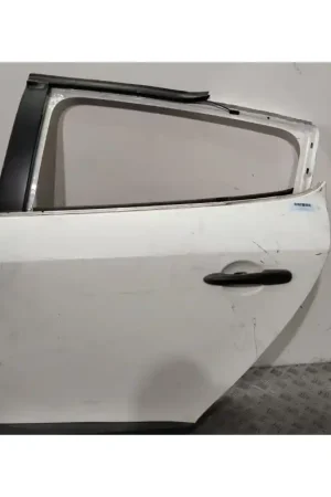 PUERTA TRASERA IZQUIERDA 821003885R Promoción Exclusiva