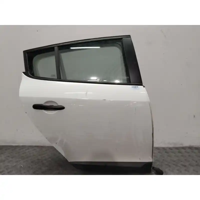 PUERTA TRASERA DERECHA 821006014R Precio De Oferta