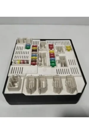 Envío Internacional CAJA RELES / FUSIBLES 284B60168R