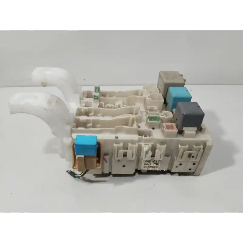 CAJA RELES / FUSIBLES 8273047290 Marca Reconocida