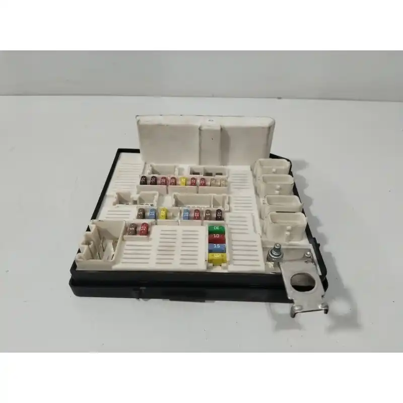 Máxima Calidad CAJA RELES / FUSIBLES 8200455424F