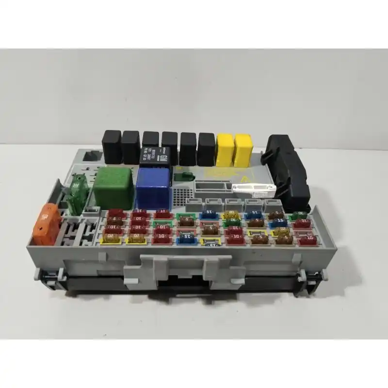 Mayoreo CAJA RELES / FUSIBLES 24431677