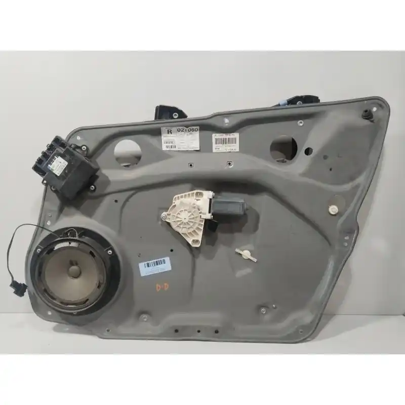ELEVALUNAS DELANTERO DERECHO A1697203079 Oferta Flash