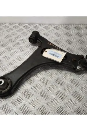 BRAZO SUSPENSION INFERIOR DELANTERO DERECHO A1683301207 Disponible Ahora