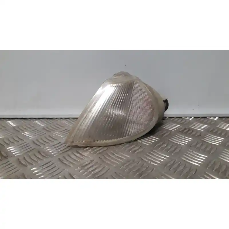 PILOTO DELANTERO DERECHO 7711130006 De Moda