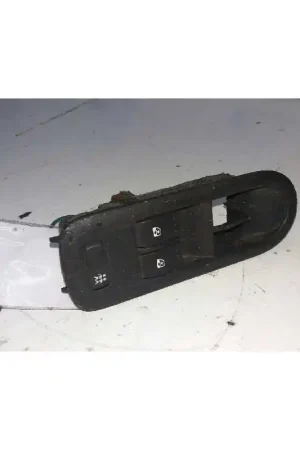 MANDO ELEVALUNAS DELANTERO IZQUIERDO 8200315033 Nuevo Modelo
