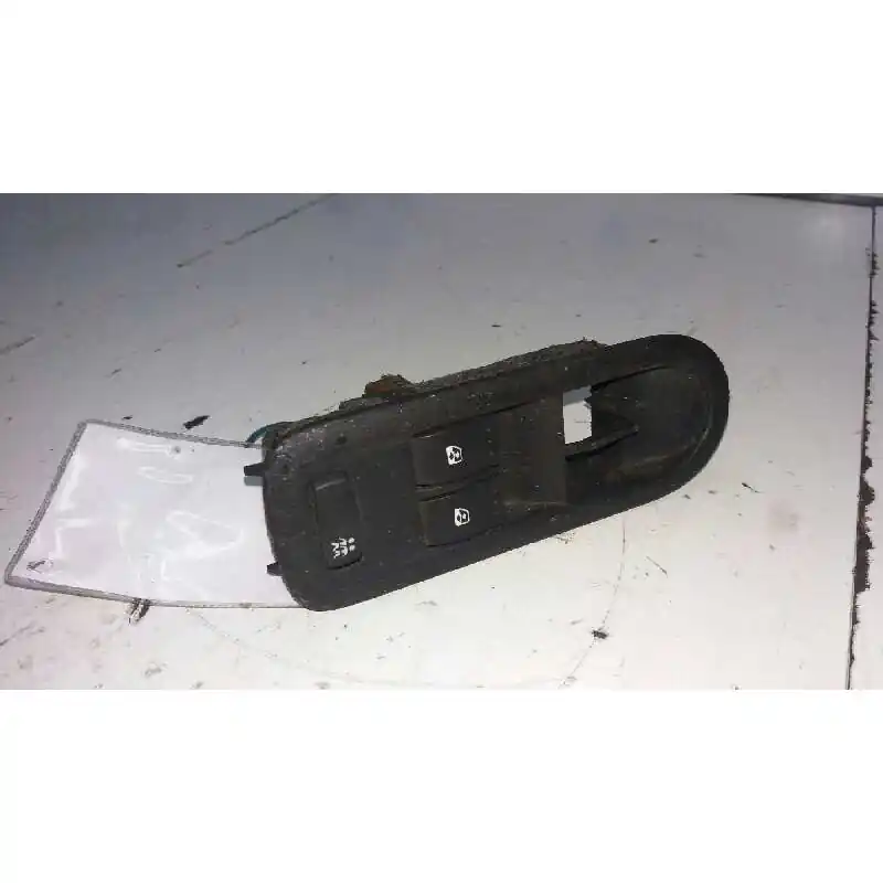 MANDO ELEVALUNAS DELANTERO IZQUIERDO 8200315033 Nuevo Modelo