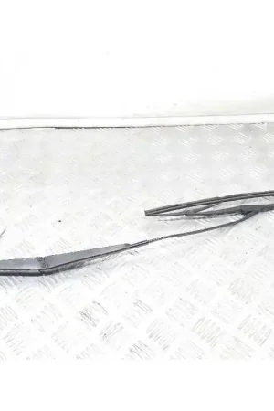 Entrega Rápida BRAZO LIMPIA DELANTERO DERECHO 0735278792