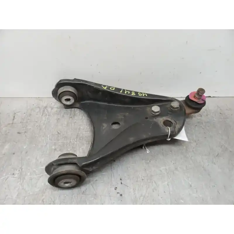 Últimas Unidades BRAZO SUSPENSION INFERIOR DELANTERO DERECHO 8200942408