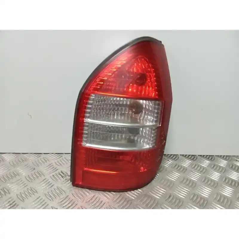 PILOTO TRASERO DERECHO 93175679 Ordenar Ahora Mismo